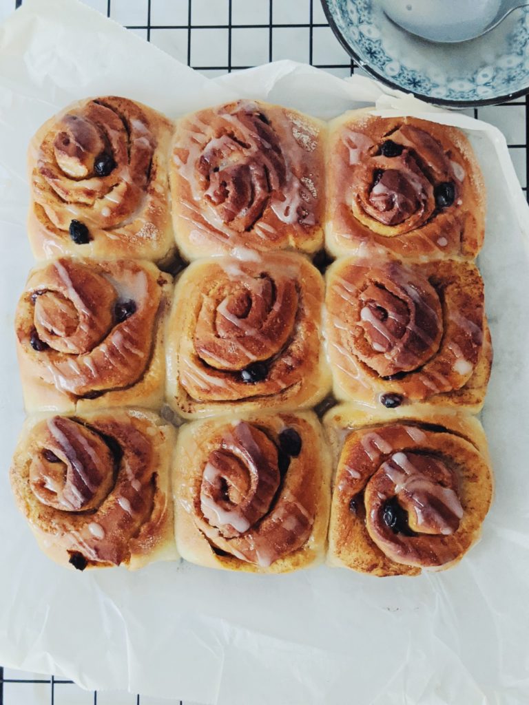 Cinnamon Raisin Buns - tina’s cucina