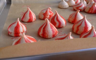 Peppermint Meringue Kisses